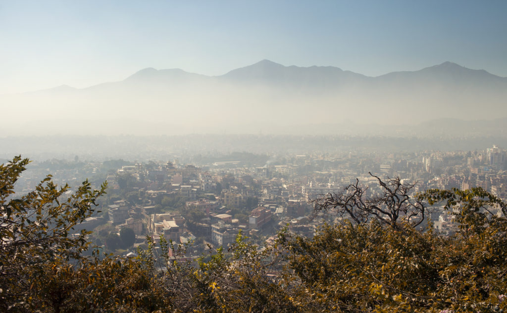 الضباب الدخاني فوق كاتماندو ، نيبال